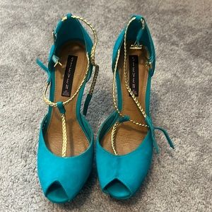 Steven by Steve Madden Peep Toe Pumps